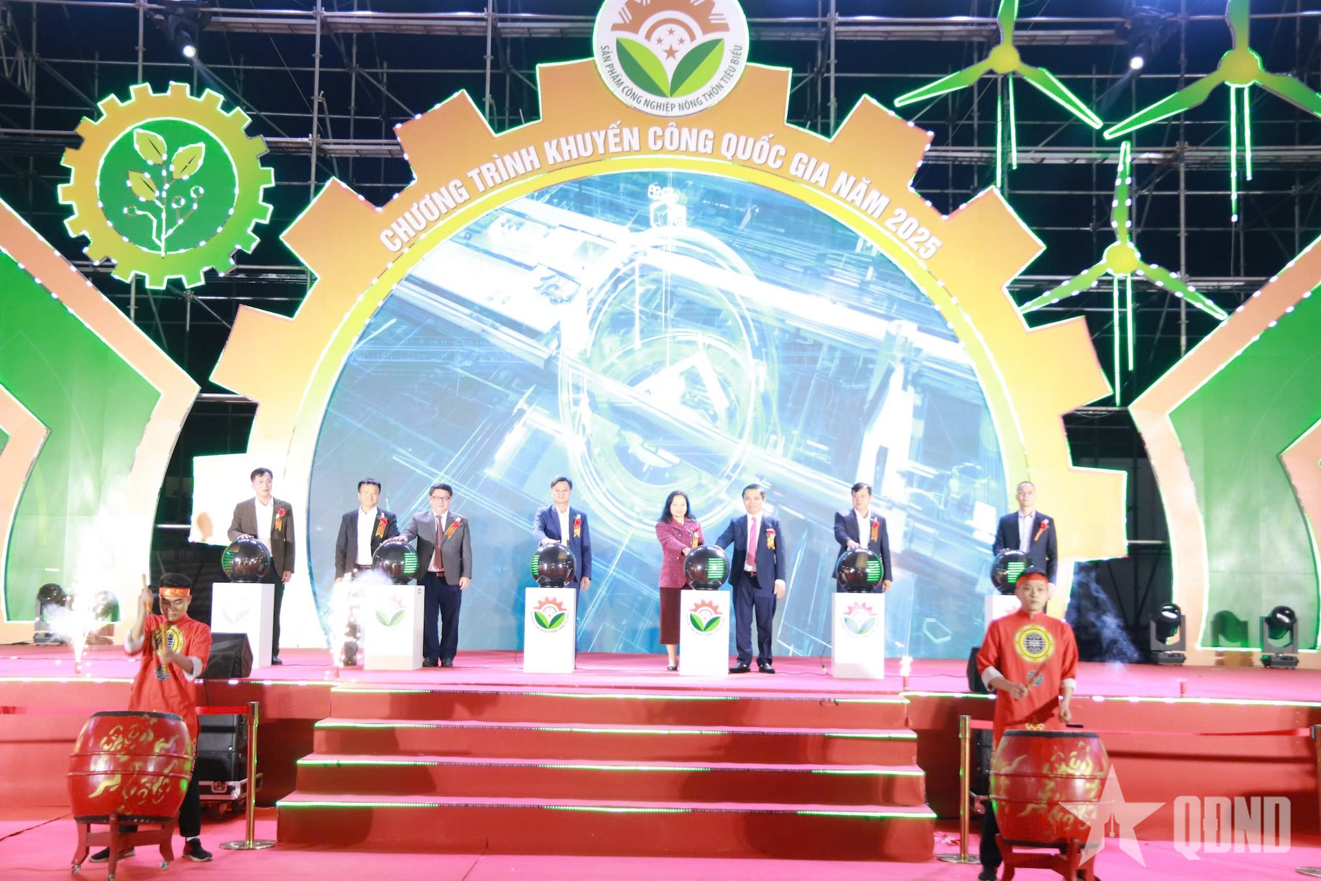 Sôi động Hội chợ Triển lãm Hàng công nghiệp nông thôn: 250 gian hàng, hàng trăm sản phẩm tiêu biểu​